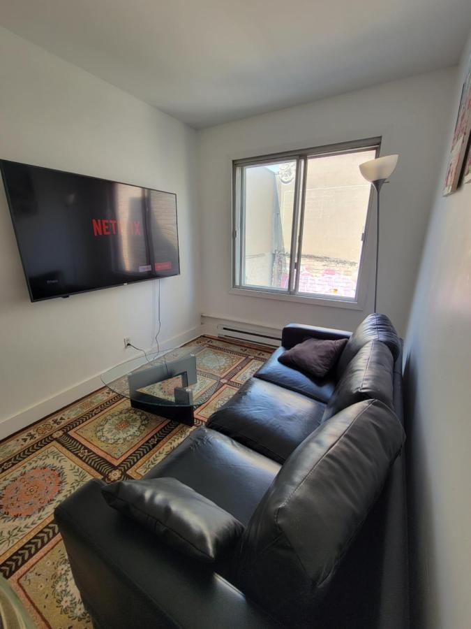 Small Condo In Montreal -Fast Wifi Buitenkant foto